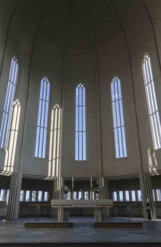 Islandia 012 - Reikjavik - iglesia de Hallgrimur.jpg